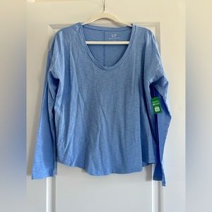 NWT! Women’s GAP Organically Grown Cotton Long Sleeve Tee. Size Small.Color blue